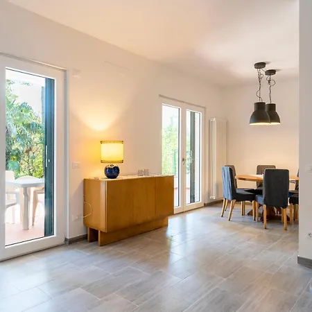 Lovely Near The Sea W/parking!